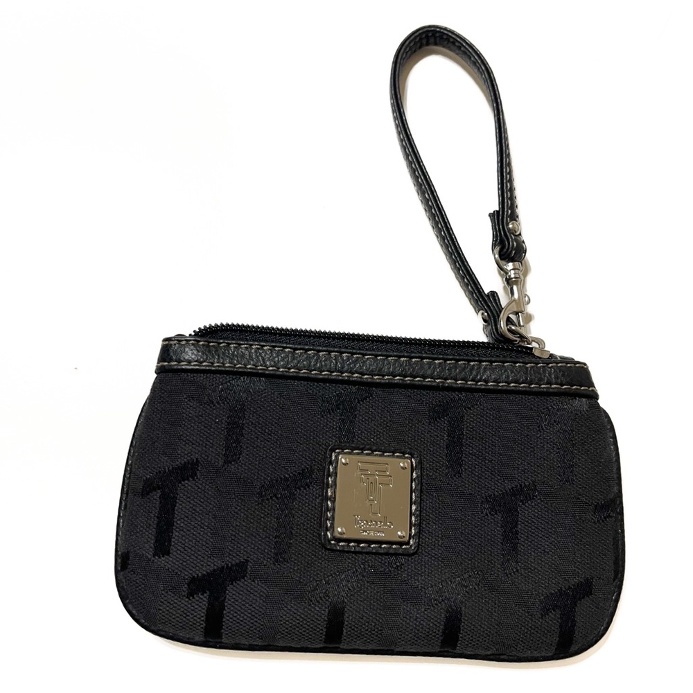 Tignanello wristlet excellent condition